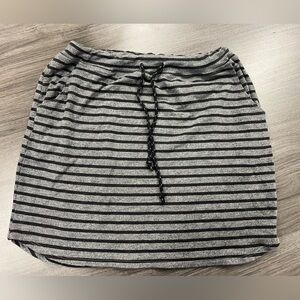 Sundry skirt with pockets